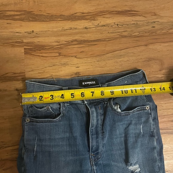 Express Cropped Straight High Rise Women’s Distressed Jeans - Picture 3 of 10